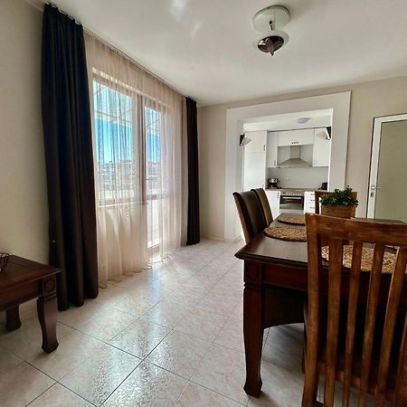 Fenix 2 Bedroom Apartment Varna Center Eksteriør billede