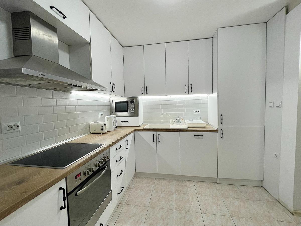 Fenix 2 Bedroom Apartment Varna Center Eksteriør billede