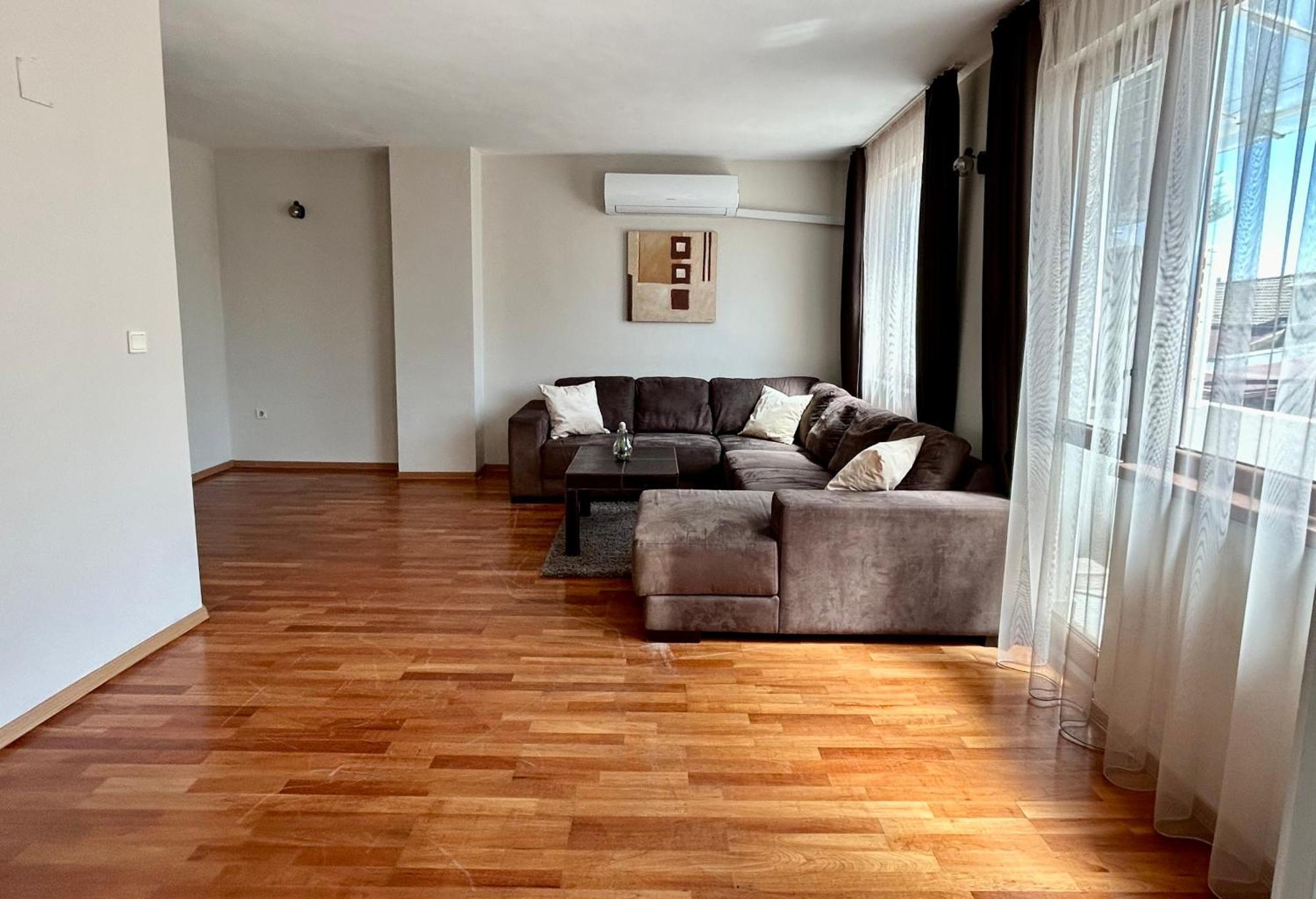Fenix 2 Bedroom Apartment Varna Center Eksteriør billede