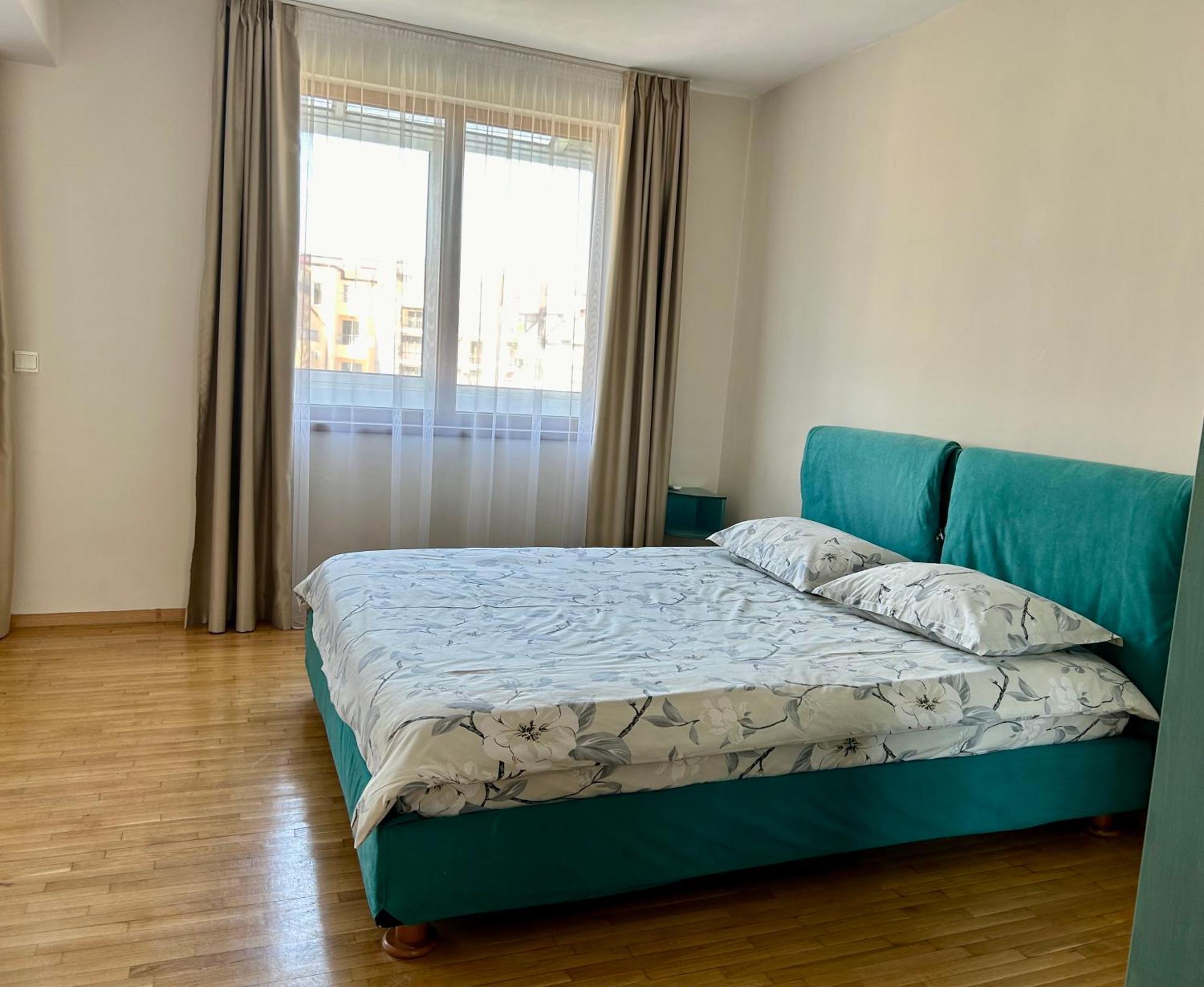 Fenix 2 Bedroom Apartment Varna Center Eksteriør billede
