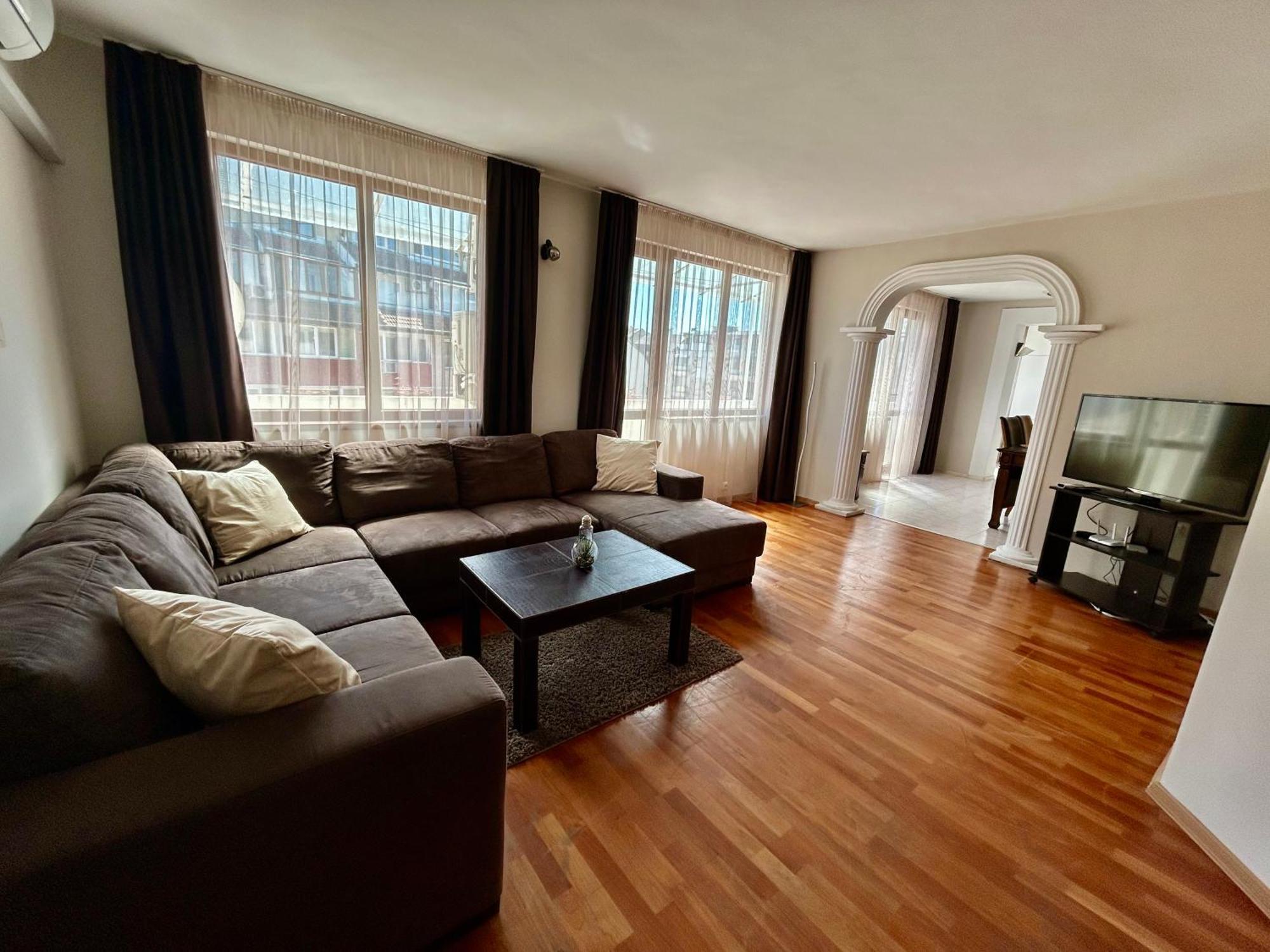 Fenix 2 Bedroom Apartment Varna Center Eksteriør billede